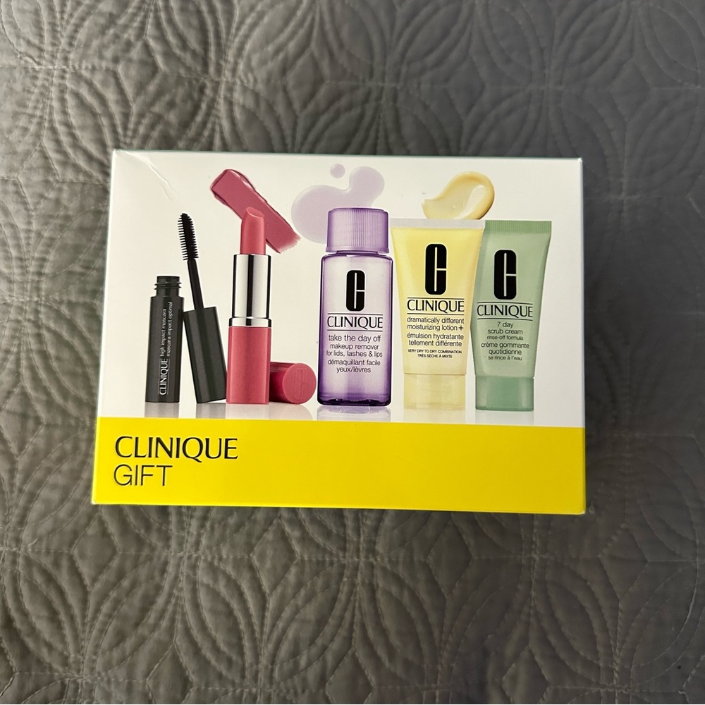 5 Piece Clinique Makeup + Skincare Gift Set